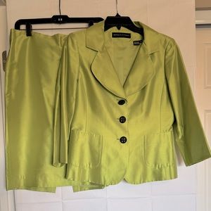 DANA BUCHMAN 2 piece silk suit